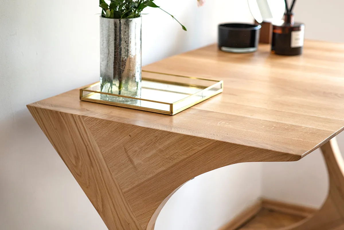 Flux Desk